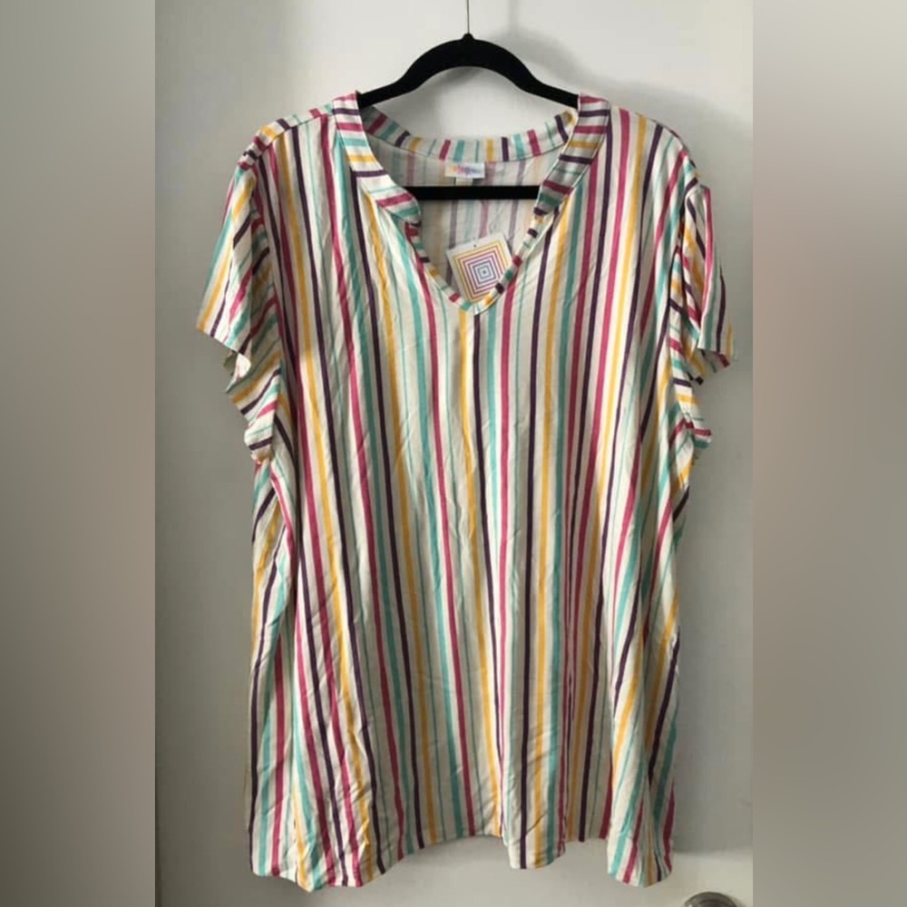 New with tags Lularoe Layla top size 3x.
